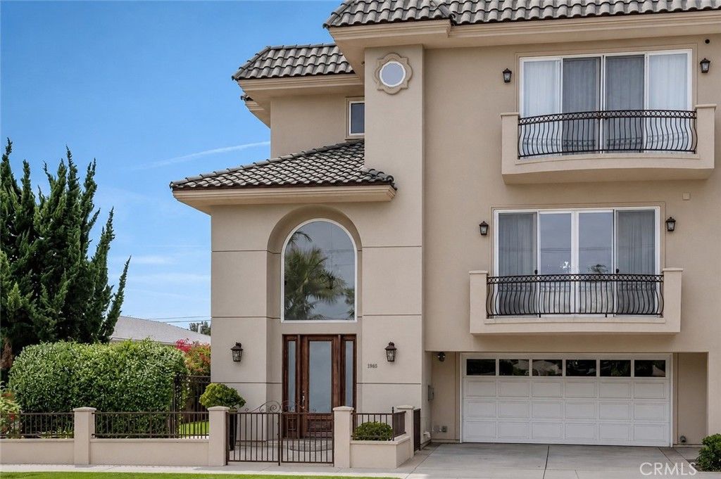 Photo of 1905 Colby Avenue, Los Angeles, CA 90025 (MLS # SR26153347)