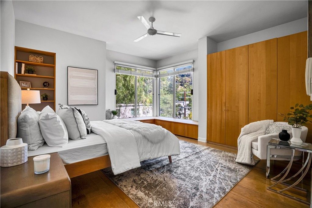 Photo of 8738 Wonderland Avenue, Los Angeles, CA 90046 (MLS # SR26082143)