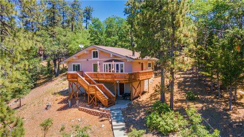 Photo of 39576 Oak Glen Road, Fawnskin, CA 92333 (MLS # IG25061789)