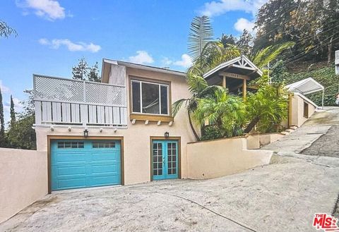 Photo of 1552 Crater Lane, Los Angeles, CA 90077 (MLS # 25599485)