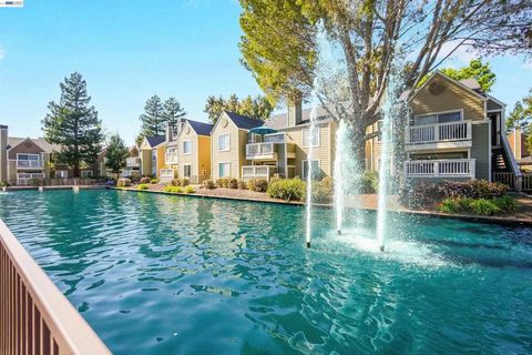 Photo of 200 Reflections Dr Dr #23, San Ramon, CA 94583 (MLS # 41127867)