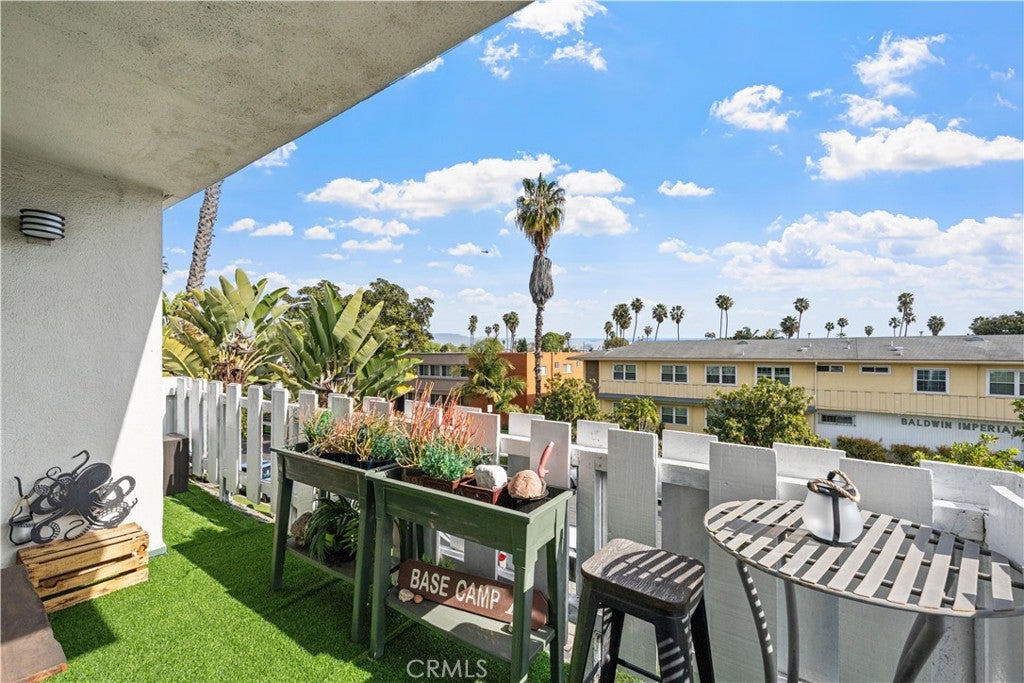 4065 Ursula 6, Los Angeles CA 90008