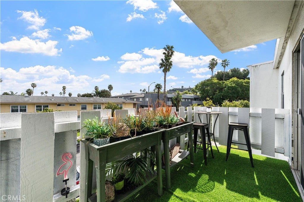 Photo of 4065 Ursula #6, Los Angeles, CA 90008 (MLS # SW26023166)