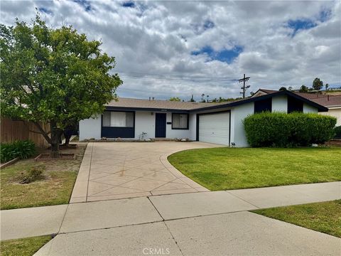 Photo of 24378 Hartland St, West Hills, CA 91307 (MLS # SR26090670)