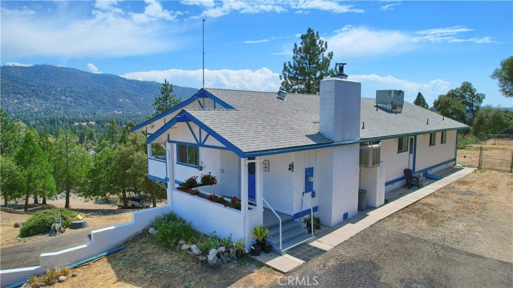 5767 Meadow Lane