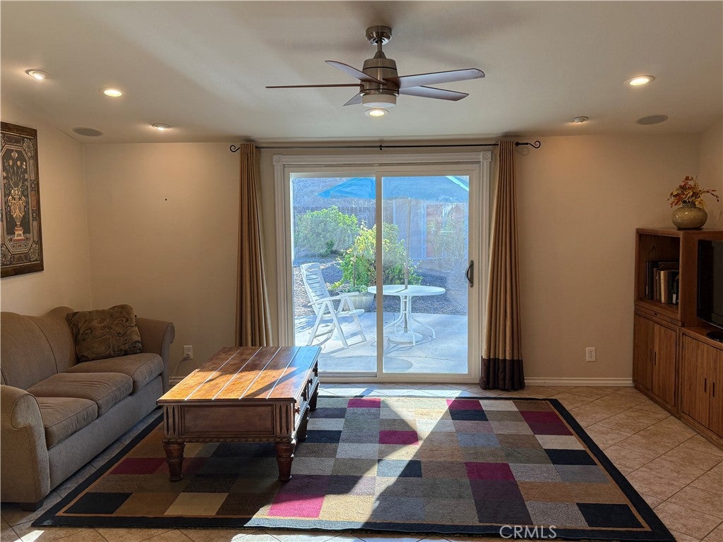 545 E Gainsborough Road