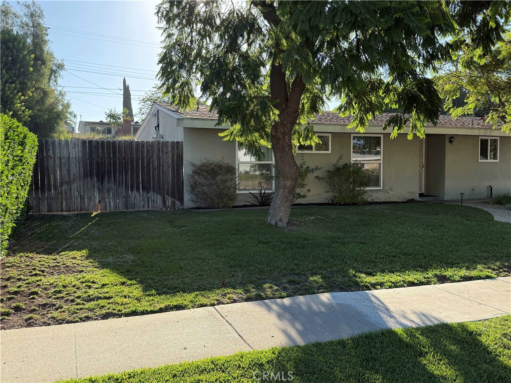 545 E Gainsborough Road