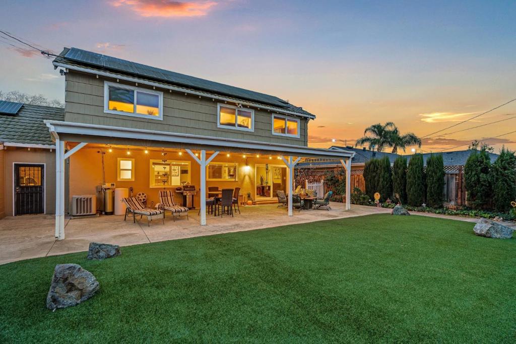 1751 Meridian Avenue