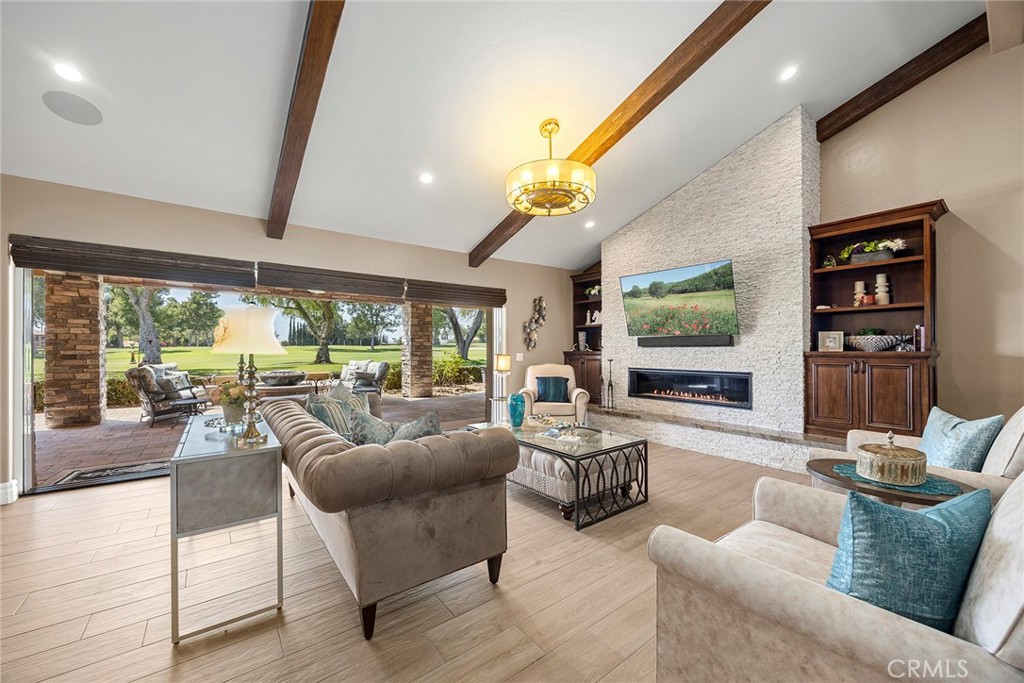 6001 Country View