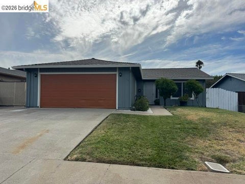 Photo of 124 Covington Dr DR, Pittsburg, CA 94565 (MLS # 41146488)
