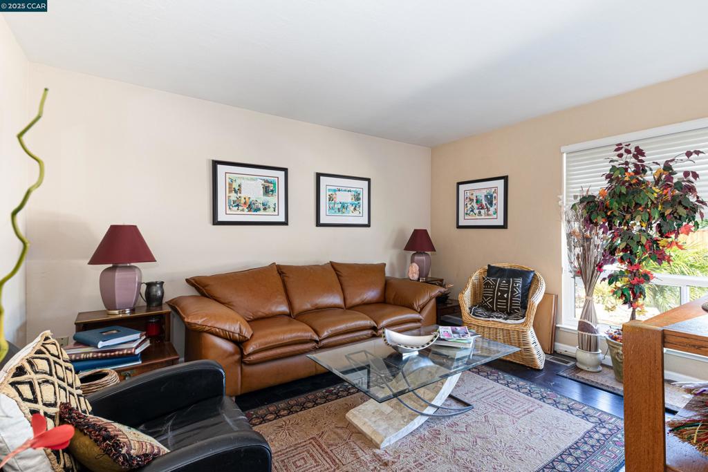 1456 Mondana Pl
