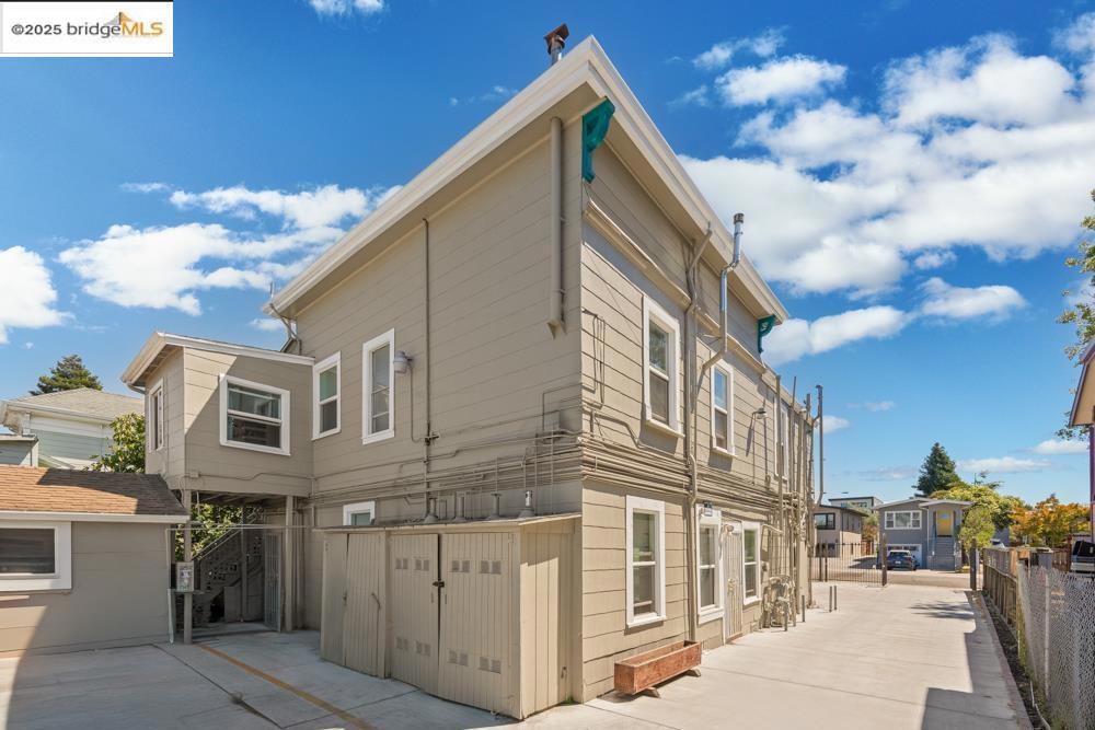 NORTH OAKLAND - Residential Income