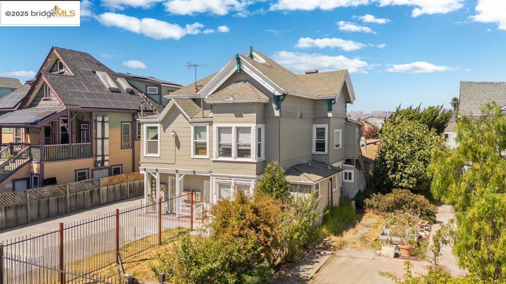 NORTH OAKLAND - Residential Income
