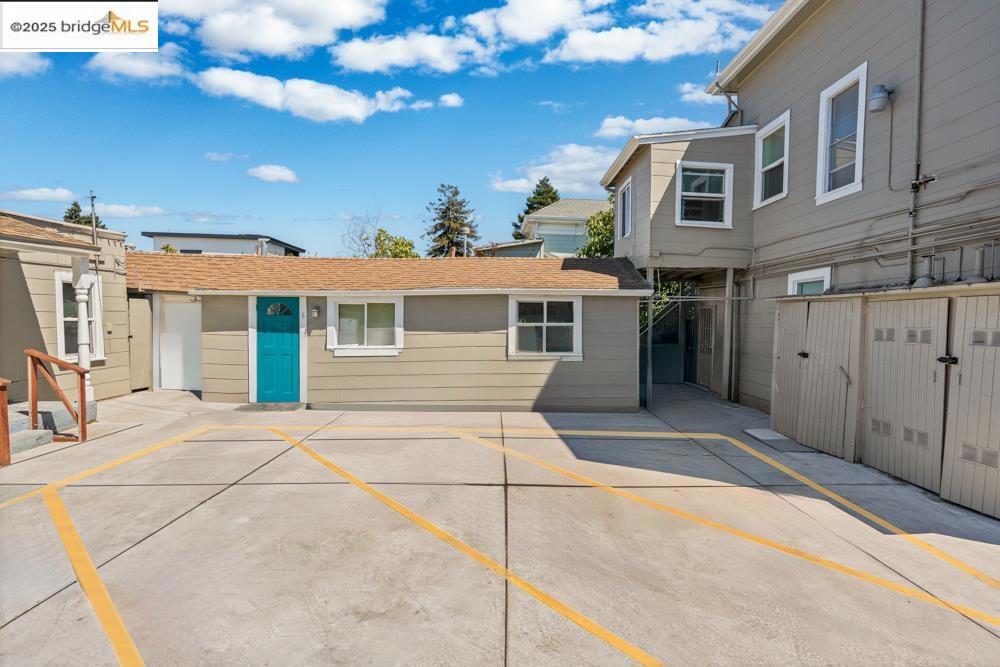 NORTH OAKLAND - Residential Income