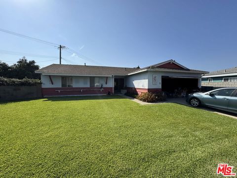 Photo of 13731 Springdale Street, Westminster, CA 92683 (MLS # 25599665)
