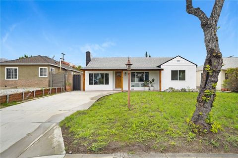 Photo of 2120 N Brighton St, Burbank, CA 91504 (MLS # TR26091023)