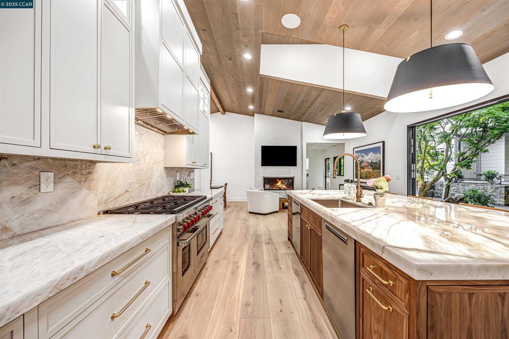 HAPPY VALLEY RD - Residential