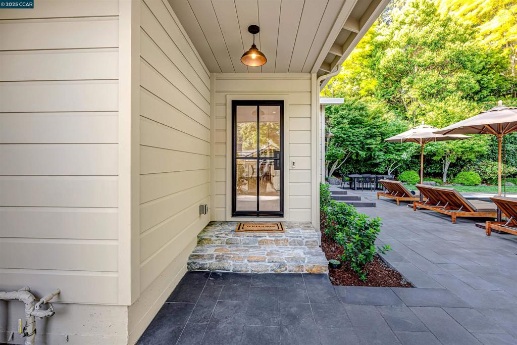 HAPPY VALLEY RD - Residential