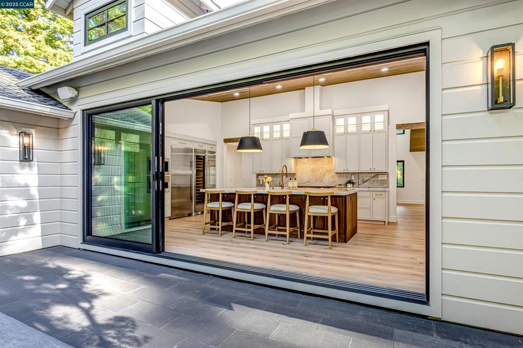 HAPPY VALLEY RD - Residential