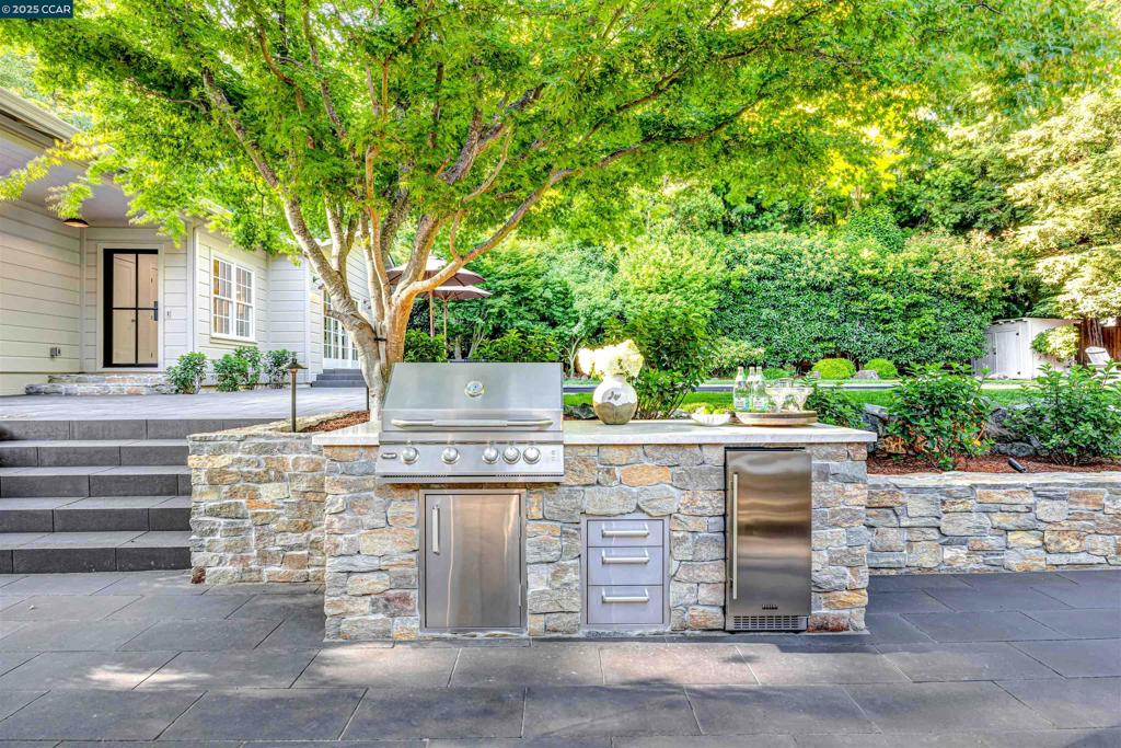 HAPPY VALLEY RD - Residential