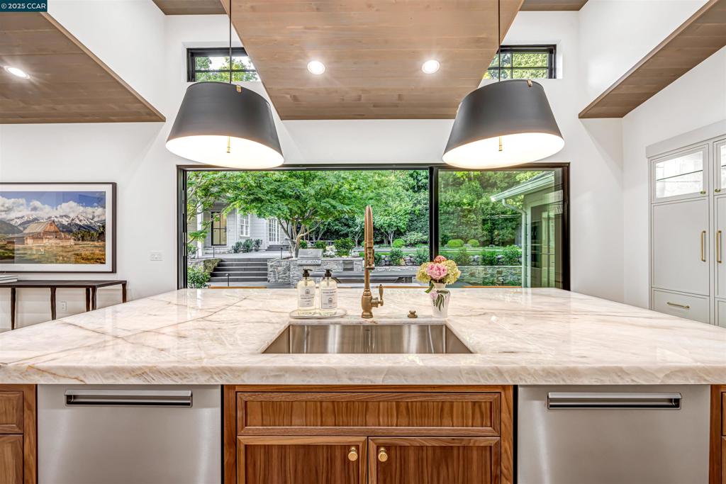 HAPPY VALLEY RD - Residential