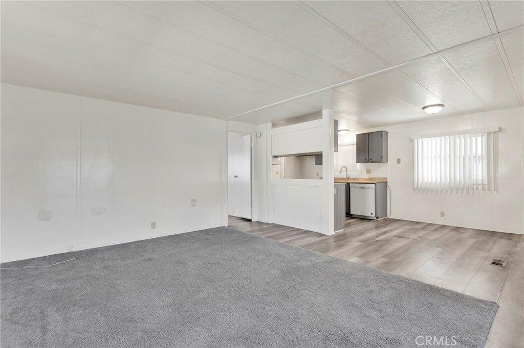 15252 Seneca Road 267