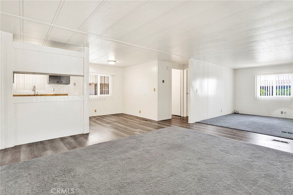 15252 Seneca Road 267