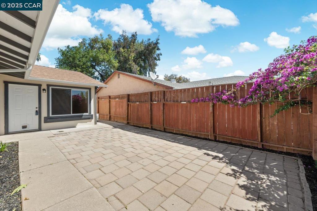 113 E Trident Dr