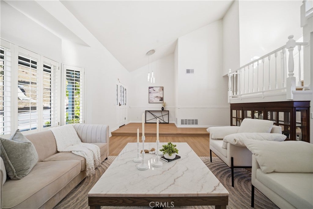 29950 Rolling Ridge Drive, Agoura Hills CA 91301