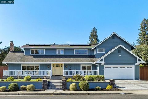 Photo of 1418 De La Cruz Way Way, Moraga, CA 94556 (MLS # 41129086)