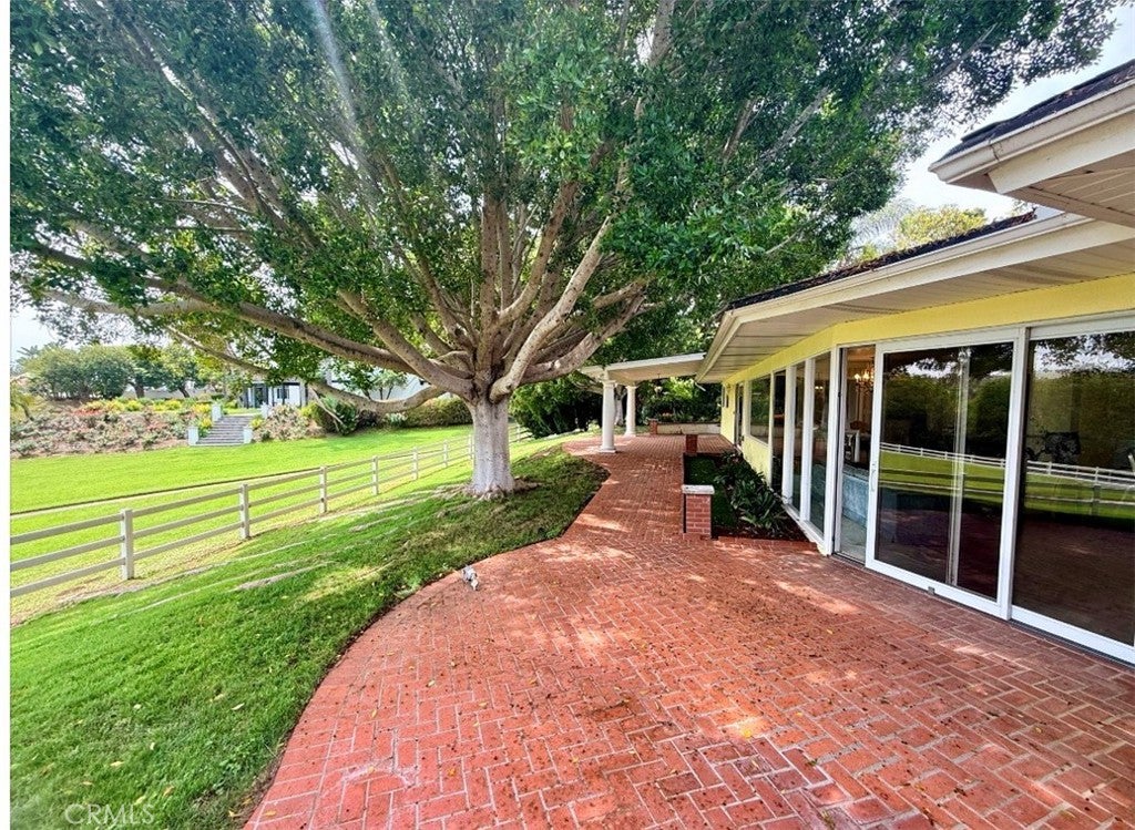 2086 Playa Road