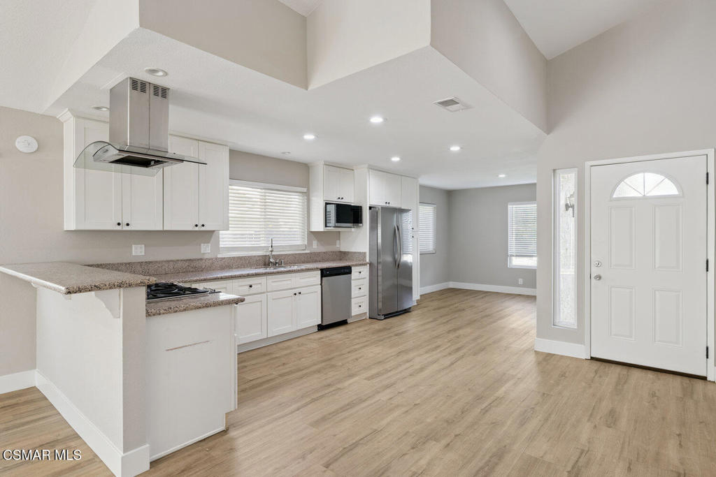 6176 Calle Arena