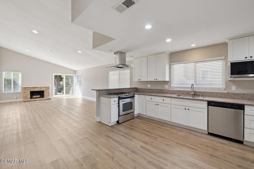 6176 Calle Arena