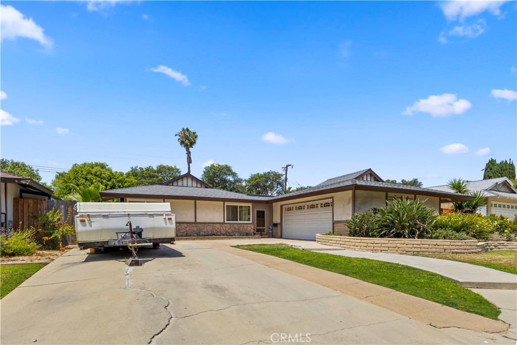 2231 Braeburn