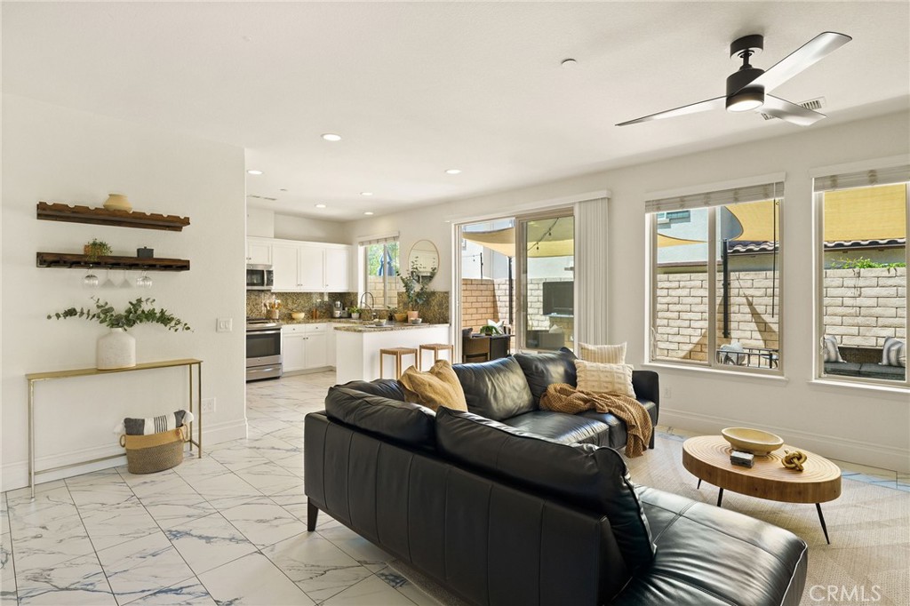 6807 Simmons Way