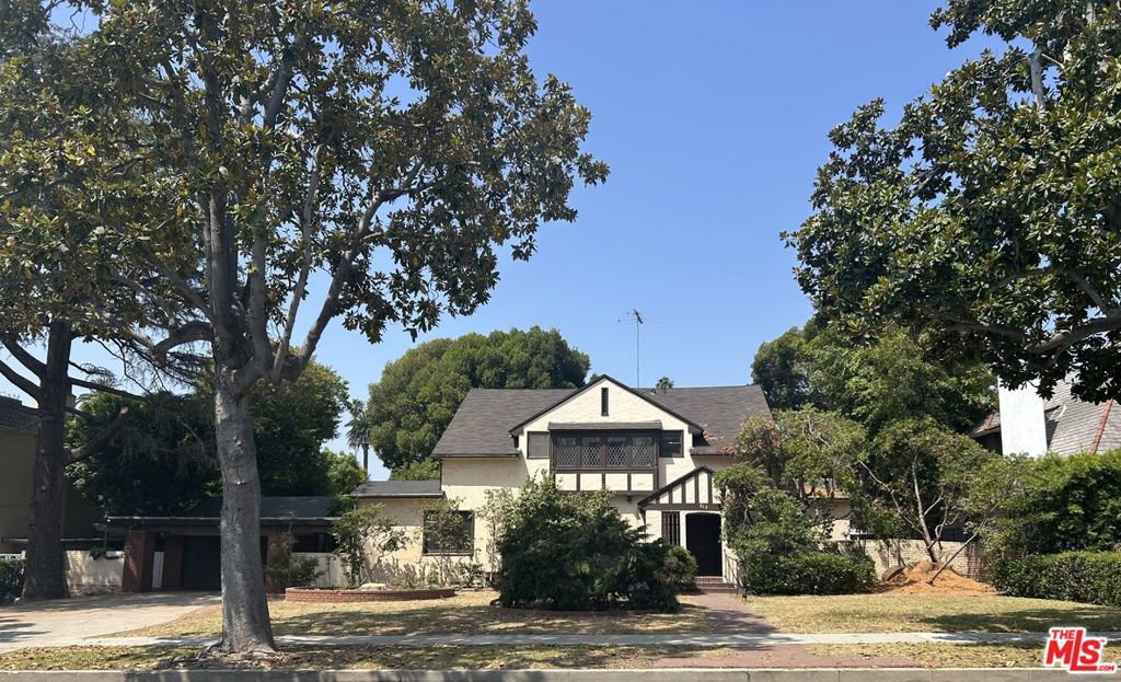 Property sold off-market. Entered into the MLS for comp purposes.