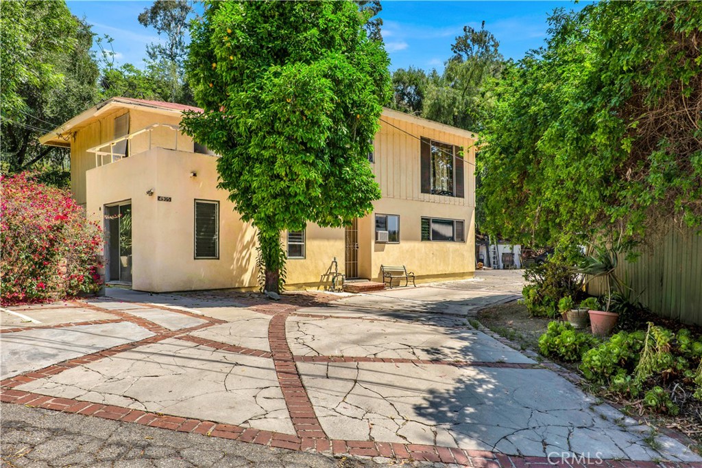 Properties 2 4905 Palo Drive