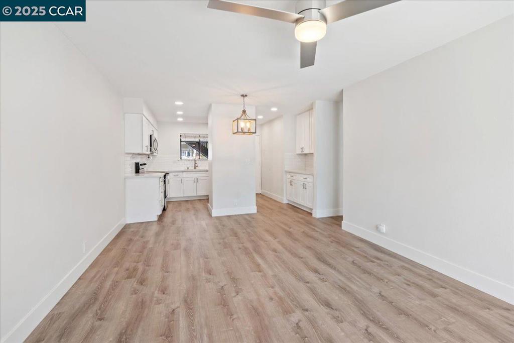 BAY VIEW VILLAS - Residential