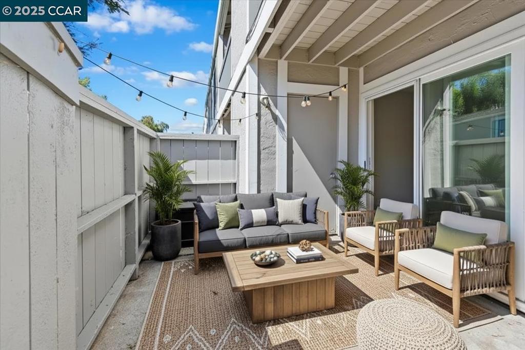 BAY VIEW VILLAS - Residential