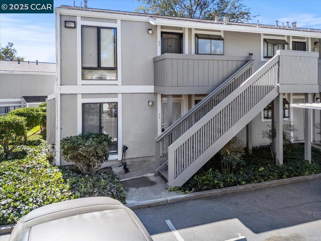 BAY VIEW VILLAS - Residential