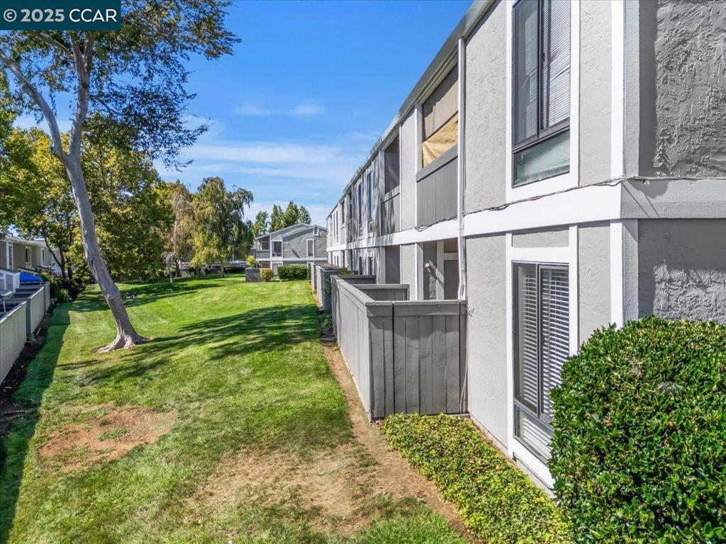 BAY VIEW VILLAS - Residential