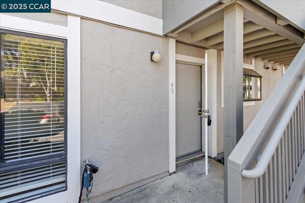 BAY VIEW VILLAS - Residential