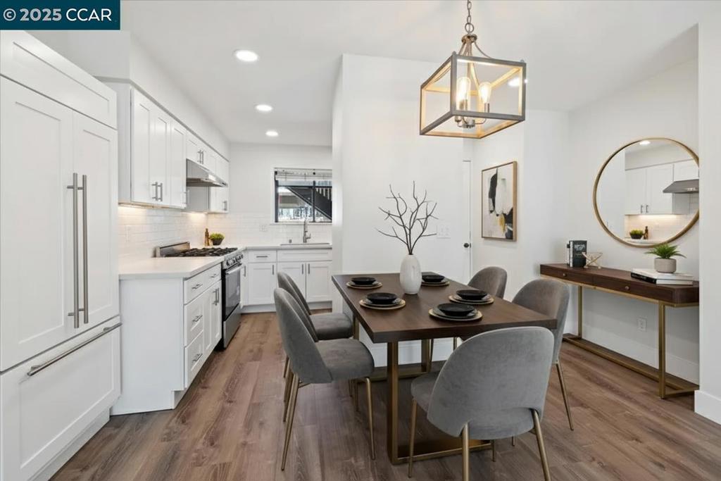 BAY VIEW VILLAS - Residential