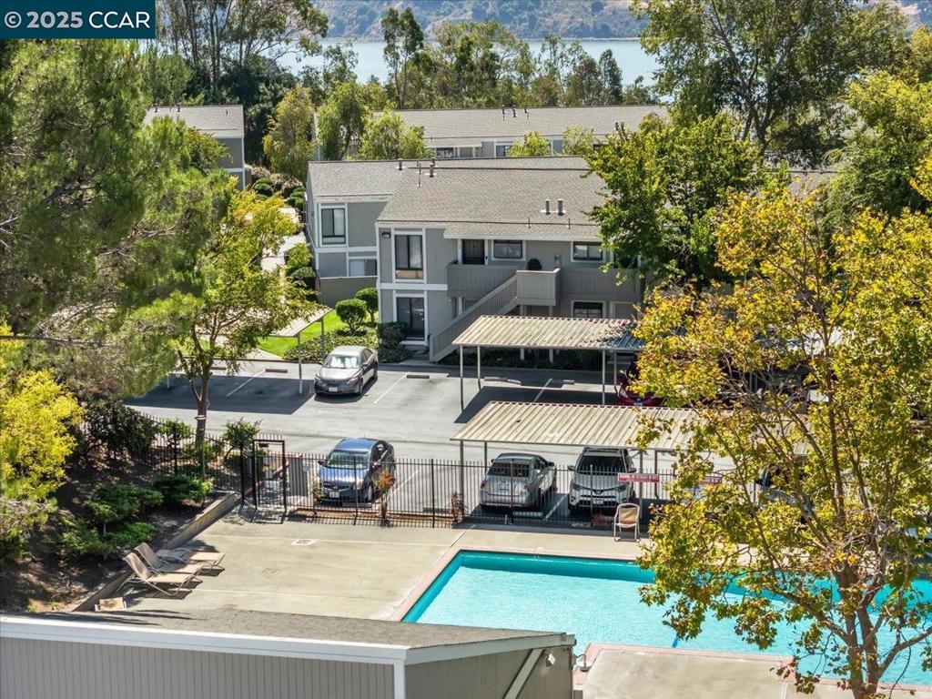 BAY VIEW VILLAS - Residential