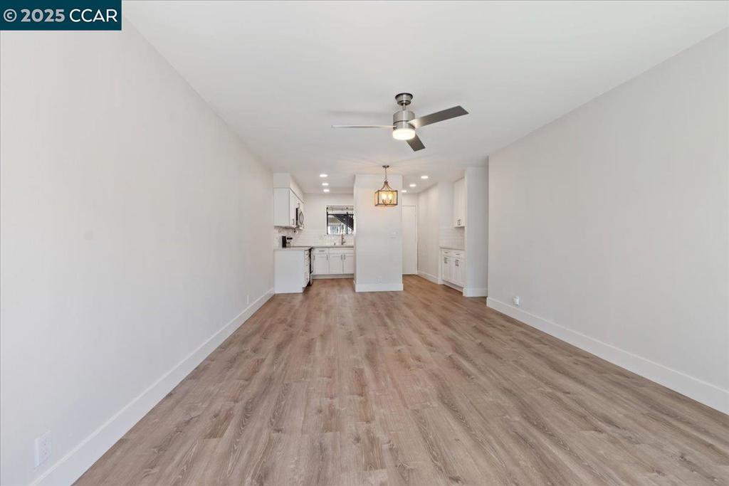 BAY VIEW VILLAS - Residential