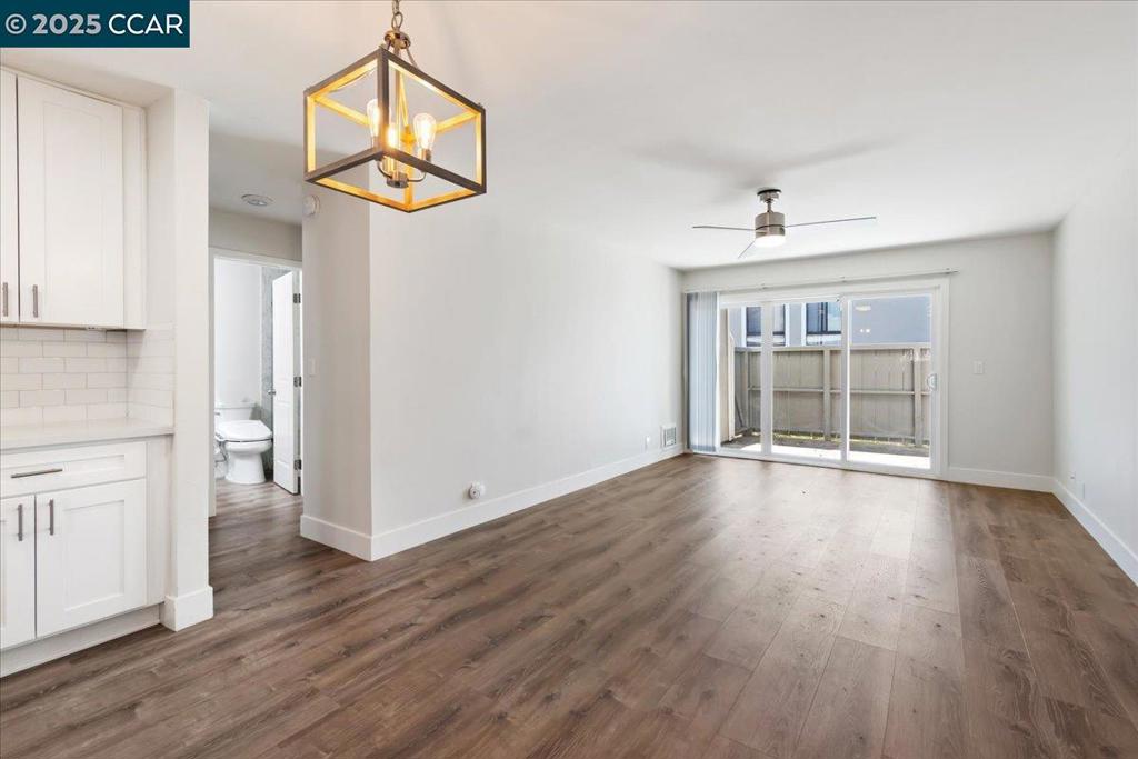 BAY VIEW VILLAS - Residential