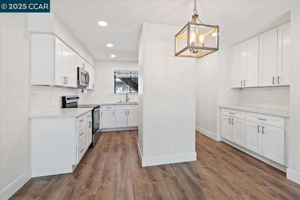 BAY VIEW VILLAS - Residential