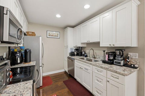 Tiny photo for 1423 Ramona Drive, Thousand Oaks, CA 91320 (MLS # V1-39407)