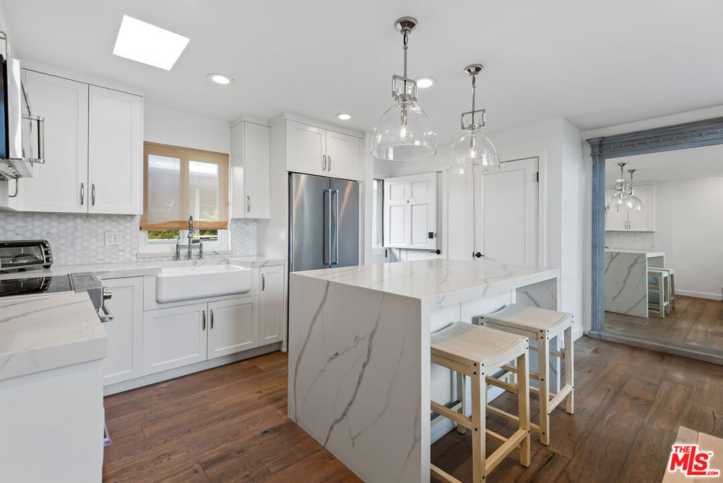 6400 Pacific Avenue 306