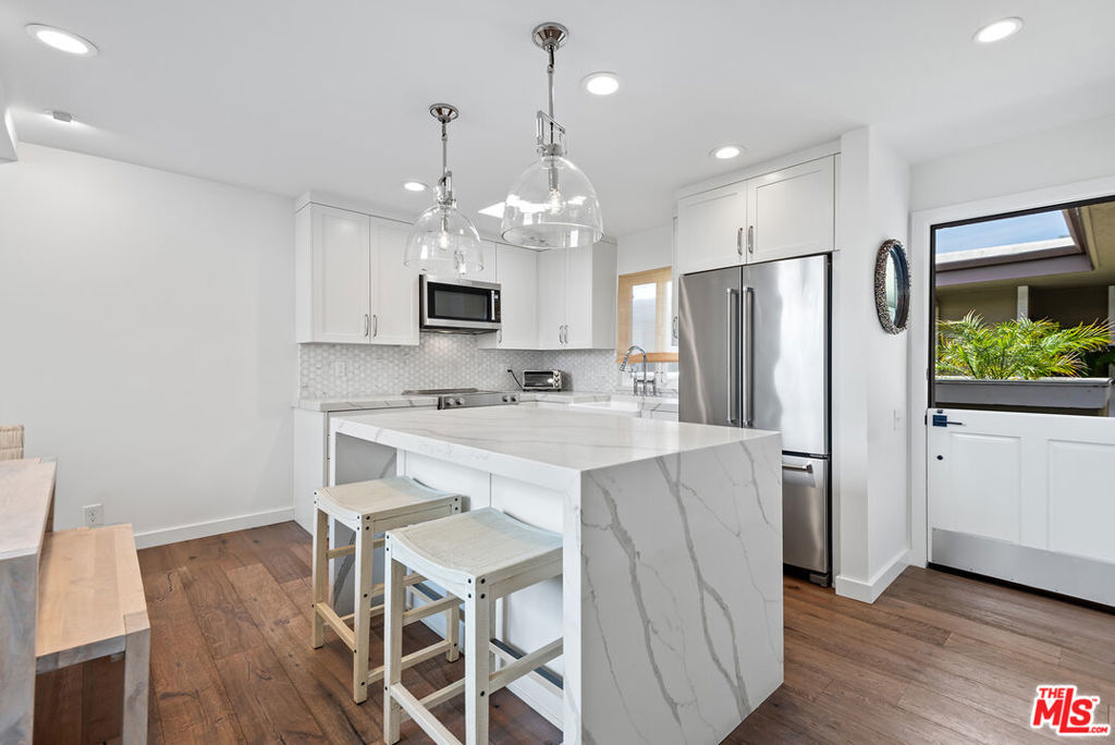 6400 Pacific Avenue 306